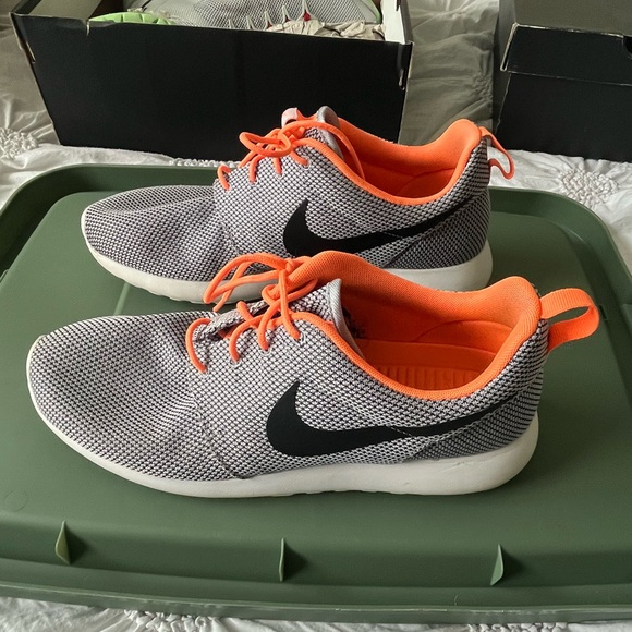 Nike Other - Nike Roshe One